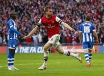 per-mertesacker-arsenal-wigan
