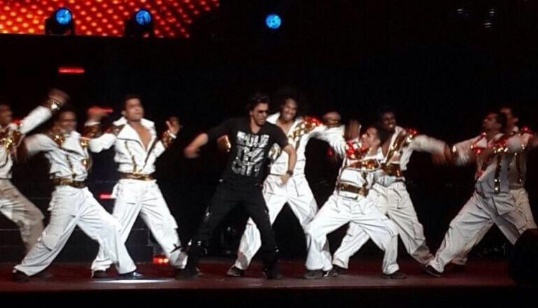 SRK performs. Photo: Twitter: @KKRiders IPL 2014 Opening Ceremony