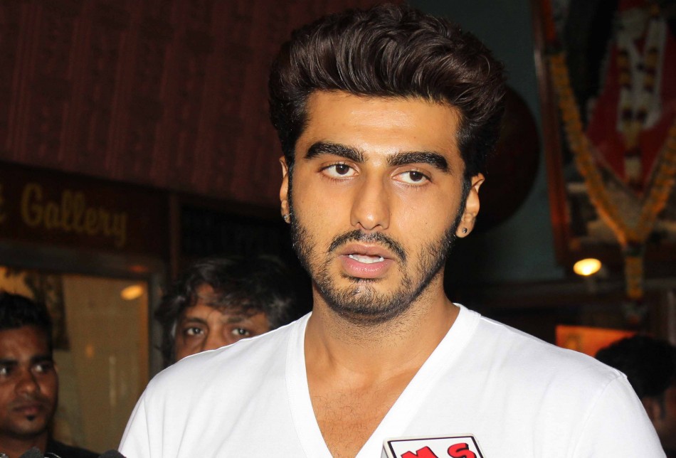 Arjun Kapoor Promotes '2 States' At Gaiety Galaxy Theatre Arjun Kapoor Promotes '2 States' At Gaiety Galaxy Theatre