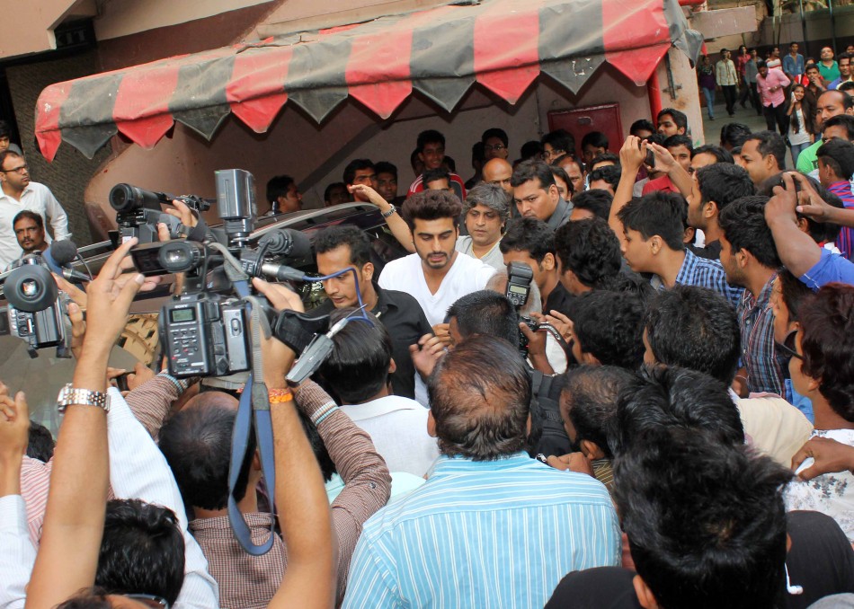 Arjun Kapoor Promotes '2 States' At Gaiety Galaxy Theatre Arjun Kapoor Promotes '2 States' At Gaiety Galaxy Theatre