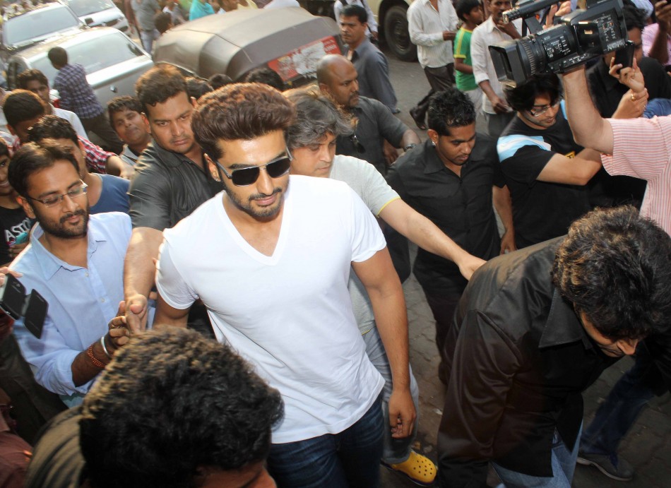 Arjun Kapoor Promotes '2 States' At Gaiety Galaxy Theatre Arjun Kapoor Promotes '2 States' At Gaiety Galaxy Theatre