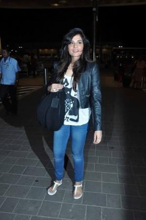 Richa Chadda is all smiles as she leaves for IIFA (Photo: Varinder Chawla) Richa Chadda is all smiles as she leaves for IIFA