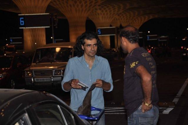 Imtiaz Ali clicked at the airport, leaving for IIFA weekend (Photo: Varinder Chawla) Imtiaz Ali clicked at the airport, leaving for IIFA weekend