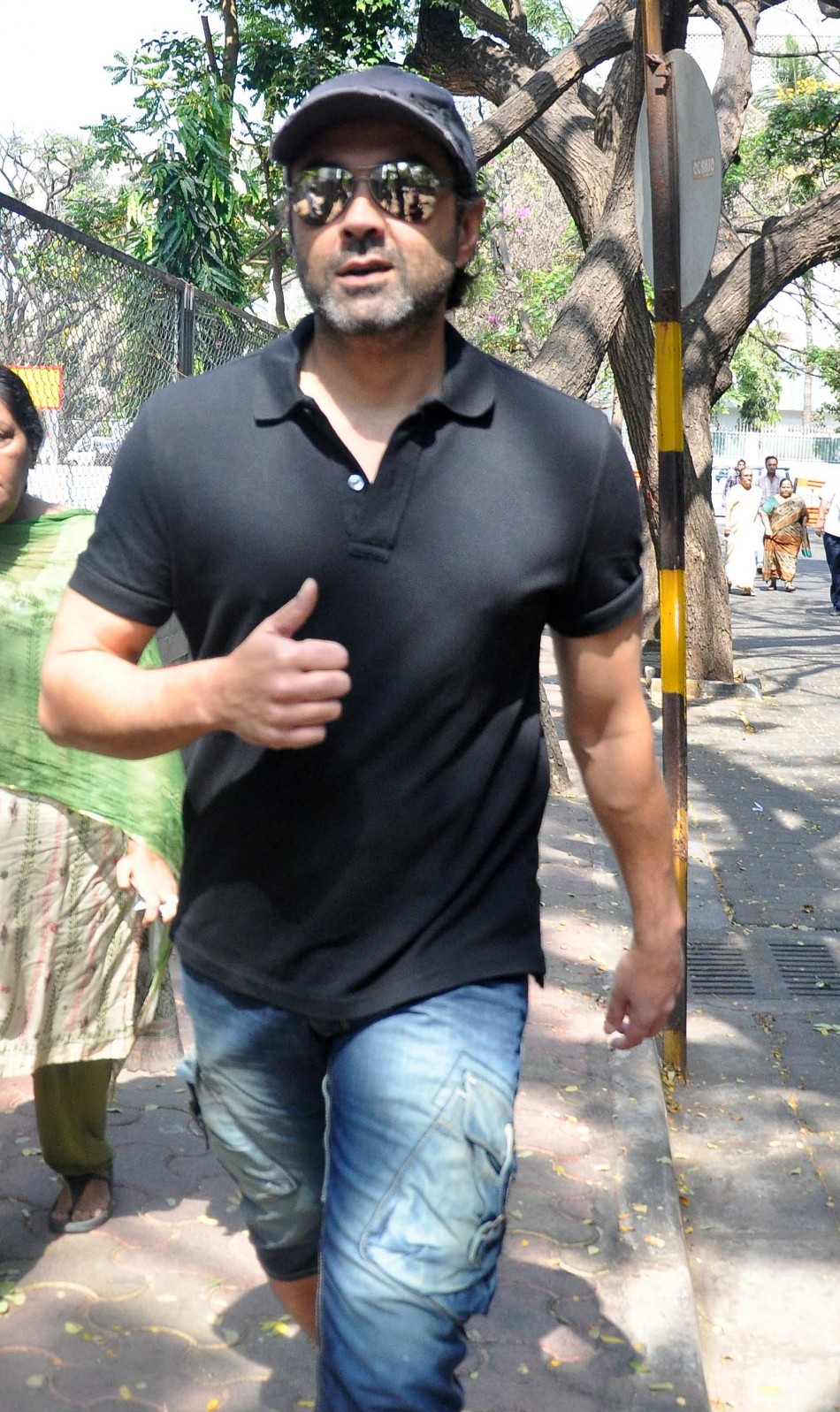 Bollywood celebrities cast their vote for Lok Sabha Election