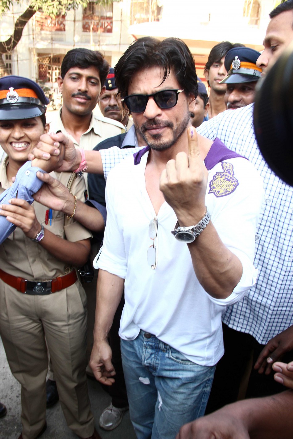 Bollywood celebrities cast their vote for Lok Sabha Election