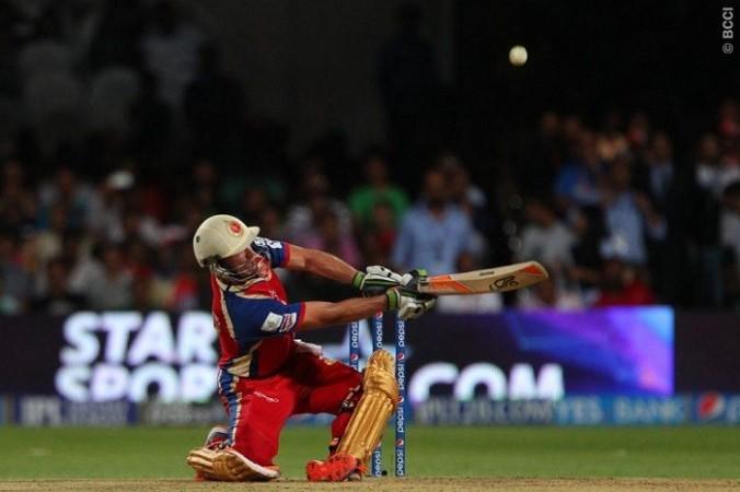 RCB batsman AB De Villiers hits a six against the Sunrisers Hyderabad, 4 May. Ron Gaunt/IPL/SPORTZPICS AB De Villiers RCB