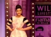 alia-bhatt-the-risk-taker-wifw-ss-14
