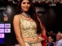 its-charity-first-and-fashion-next-for-parvathy-omanakuttan