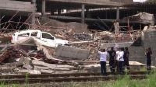 S. Africa halts search for survivors at collapsed mall