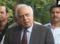 sushmas-unnamed-cabinet-min-sibal-cries-foul-over-allegations-of-shielding-tejpal