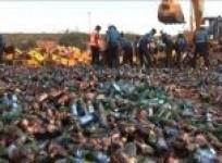 nigeria-sharia-police-smash-240000-bottles-of-beer