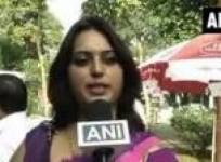 people-toast-their-glasses-at-first-wine-festival-in-nagpur