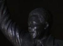 tributes-gather-at-washingtons-south-african-embassy