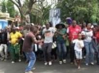 in-south-africa-mandelas-image-becomes-political-tool