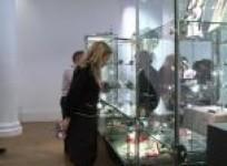 royal-british-jewels-under-the-hammer-in-london