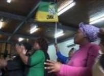 qunu-residents-sing-and-dance-in-honour-of-mandela