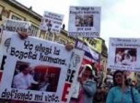colombians-rally-against-ousting-of-bogota-mayor