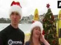 beachgoers-spend-christmas-day-on-sydneys-bondi-beach