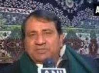 kejriwal-takes-oath-as-delhi-cm-politicos-react