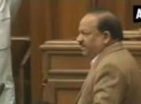 harshvardhan-accuses-kejriwal-of-joining-hands-with-congress
