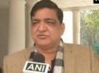 kejriwal-not-to-take-up-five-bedroom-flats-sp-slams