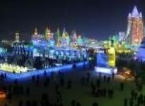 thousands-brave-cold-to-visit-chinas-ice-festival
