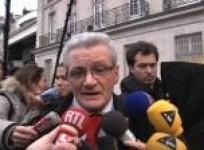 french-court-lifts-ban-on-show-by-controversial-comic