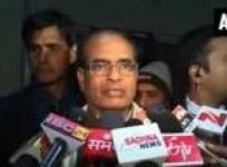 mp-cm-conducts-surprise-inspection-checks-govt-schemes-for-poor-fighting-cold