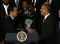 president-obama-greets-basketball-champs