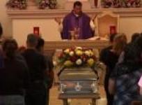 mexican-vigilantes-bury-their-dead