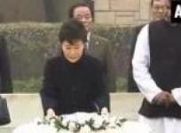 south-korean-president-pays-homage-to-mahatma-gandhi-in-new-delhi
