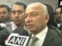 will-look-into-kejriwals-complaint-against-delhi-police-shinde