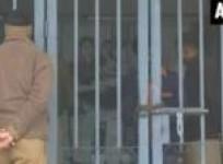 kejriwal-s-dharna-on-four-metro-stations-to-remain-shut