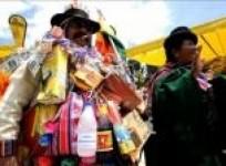 indigenous-aymara-in-bolivia-celebrate-alasita-festival