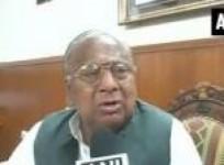 andhra-cm-playing-game-taking-advantage-of-situation-v-hanumantha-rao