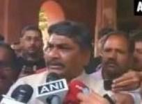 not-knife-but-pulled-mic-in-parliament-respect-democracy-venugopal-reddy