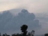 two-dead-flights-disrupted-as-indonesia-volcano-erupts