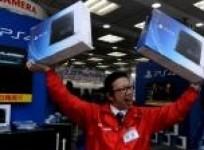 japan-gamers-finally-get-ps4-at-midnight-launch