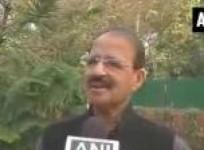 kejriwal-says-rahul-in-ambanis-pocket-congress-backlashes