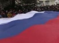 pro-russian-ukrainians-rally-outside-crimean-parliament
