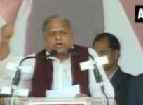 mulayam-attacks-modi-says-apology-after-mass-killing-of-muslims-not-acceptable