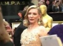 stars-hit-oscars-red-carpet