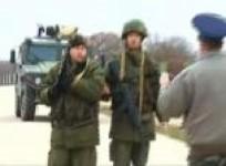 ukrainians-confront-russian-troops-at-crimean-bases