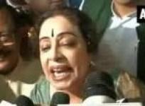 kirron-kher-arrives-in-chandigarh-says-will-win-over-angry-bjp-workers