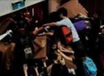 taiwan-students-protest-china-trade-pact-in-parliament
