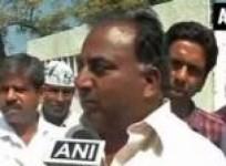 aap-candidate-quits-poll-fray-blames-it-on-former-delhi-minister-rakhi-birla