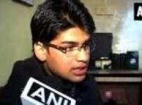 student-creates-shoe-that-charges-phone-while-walking