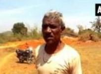 maoists-set-ablaze-a-construction-vehicle-in-jharkhand
