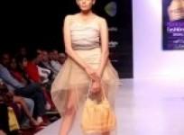 handbags-the-bare-essential