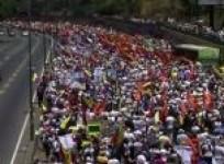 thousands-hit-streets-in-new-venezuela-protests-tear-gas-fired